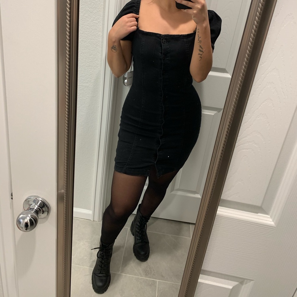 Dress - Picture 2 of 2